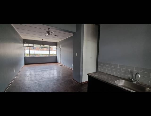 3 BEDROOM FLAT RENTED IN SUNNYSIDE